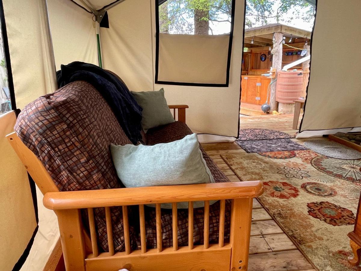 So Damn Lucky Glamping Hotel Ucluelet Exterior photo