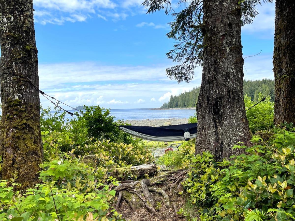 So Damn Lucky Glamping Hotel Ucluelet Exterior photo