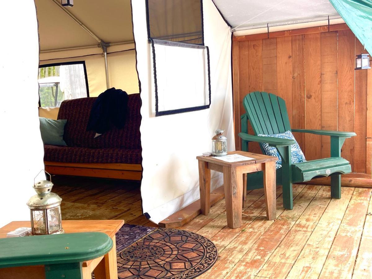 So Damn Lucky Glamping Hotel Ucluelet Exterior photo