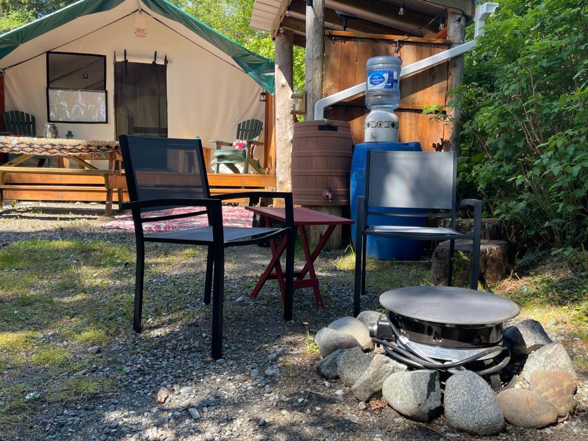 So Damn Lucky Glamping Hotel Ucluelet Exterior photo