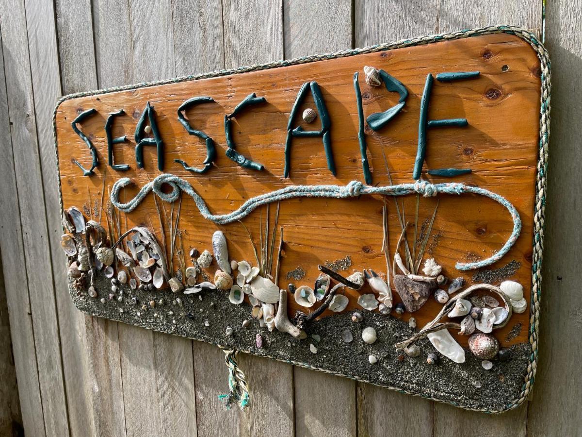 So Damn Lucky Glamping Hotel Ucluelet Exterior photo