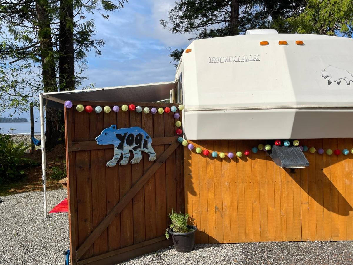 So Damn Lucky Glamping Hotel Ucluelet Exterior photo