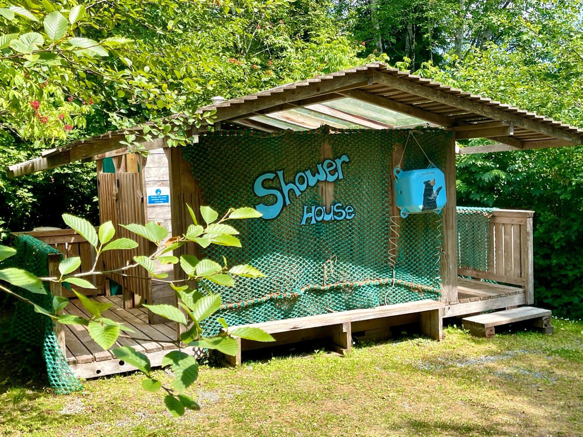 So Damn Lucky Glamping Hotel Ucluelet Exterior photo